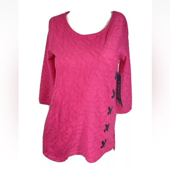 Onque Casuals Tops - NWT Onque Casual womens 3/4 sleeve pink fuchsia top shirt textured size PS